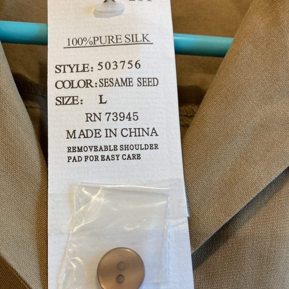 NWT Anna and Frank Silk Button Down Top - Picture 4 of 9